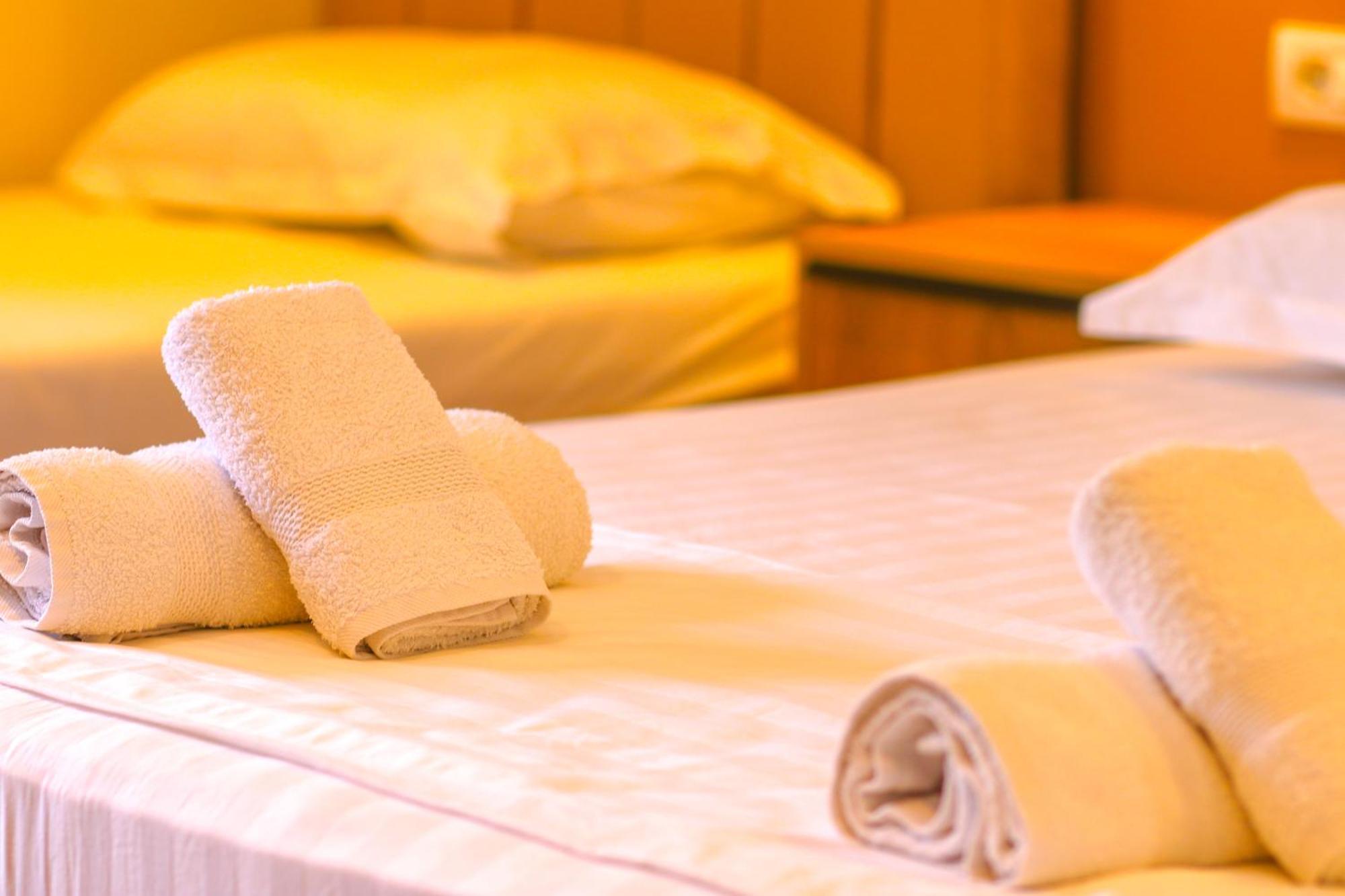 Emily'S Hotel Himara Zewnętrze zdjęcie